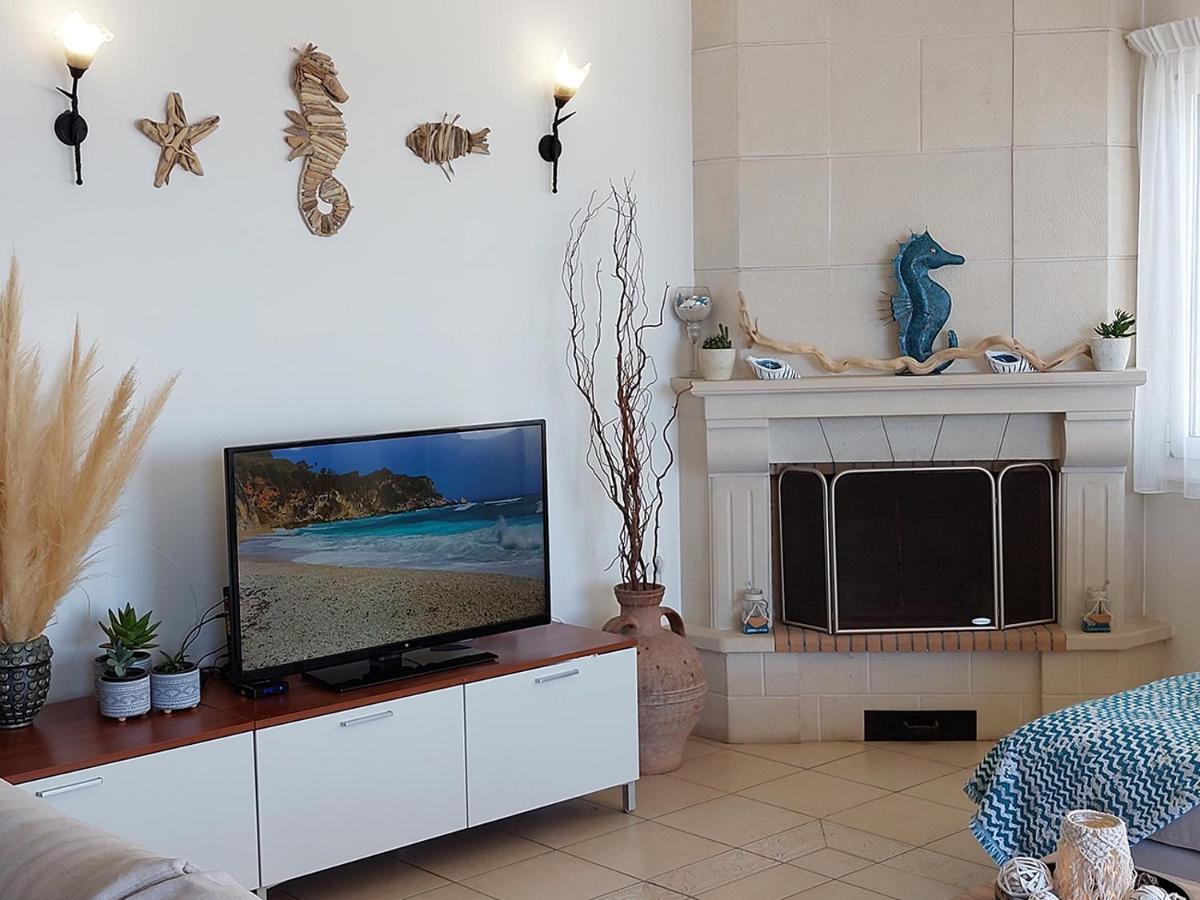 Amazing Beachfront Apartment in Hersonissos Exterior foto