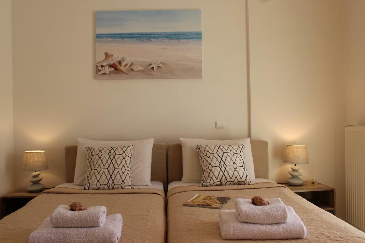 Amazing Beachfront Apartment in Hersonissos Exterior foto